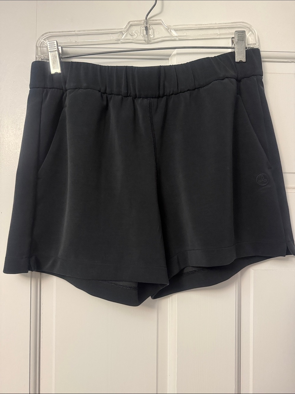 Prana women’s Shea Short with Elastic Waistband and pockets